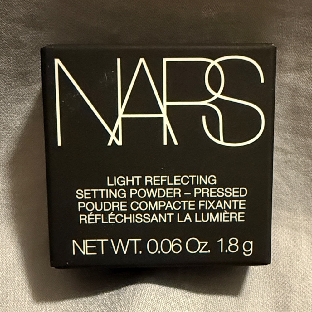 NWT NARS Mini Light Reflecting Setting Powder, Very Light - Light